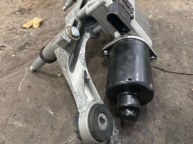 bontott AUDI Q7 Első Ablaktörlő Motor