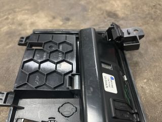 bontott AUDI Q7 Első Hamutartó