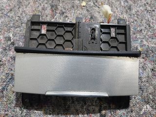 bontott AUDI Q7 Első Hamutartó