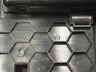 bontott AUDI Q7 Első Hamutartó