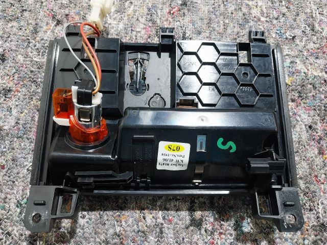 bontott AUDI Q7 Első Hamutartó