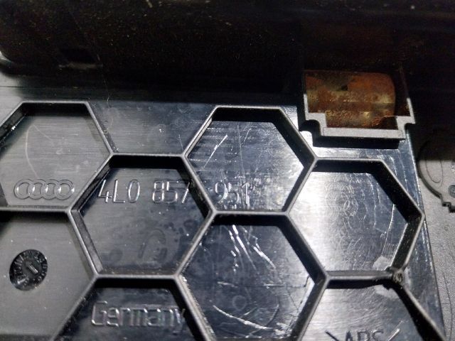 bontott AUDI Q7 Első Hamutartó