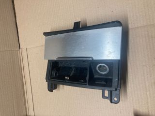 bontott AUDI Q7 Első Hamutartó