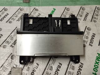 bontott AUDI Q7 Első Hamutartó