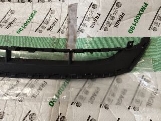 bontott AUDI Q7 Első Lökhárító Alsó Középső Díszrács