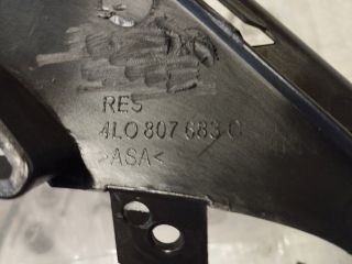 bontott AUDI Q7 Első Lökhárító Alsó Középső Díszrács