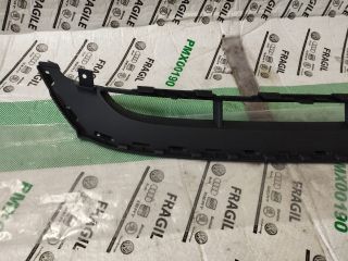 bontott AUDI Q7 Első Lökhárító Alsó Középső Díszrács