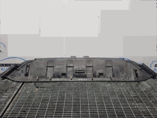 bontott AUDI Q7 Első Lökhárító Alsó (Műanyag)