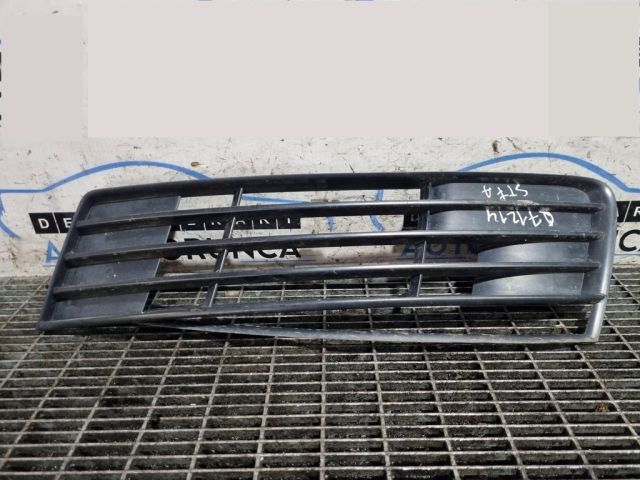 bontott AUDI Q7 Első Lökhárító Díszléc