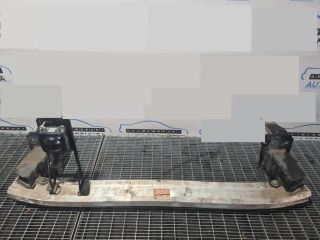 bontott AUDI Q7 Első Lökhárító Merevítő (Fém)