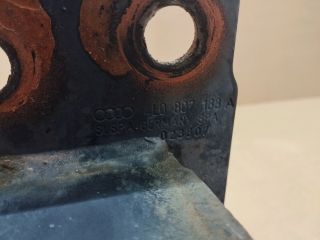 bontott AUDI Q7 Első Lökhárító Merevítő (Fém)