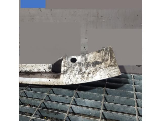 bontott AUDI Q7 Első Lökhárító Merevítő (Fém)