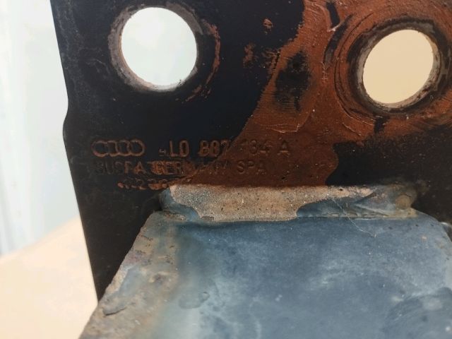 bontott AUDI Q7 Első Lökhárító Merevítő (Fém)