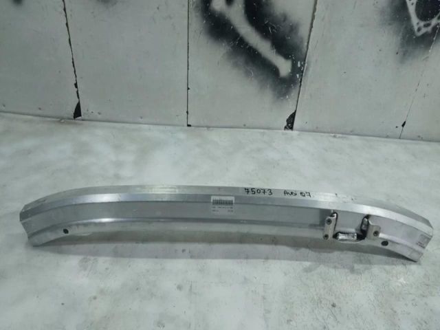 bontott AUDI Q7 Első Lökhárító Merevítő (Fém)