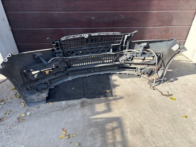 bontott AUDI Q7 Első Lökhárító (Részeivel)