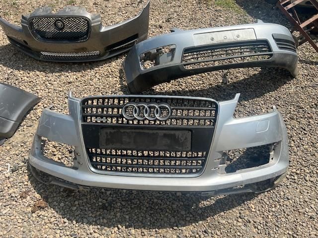 bontott AUDI Q7 Első Lökhárító (Részeivel)