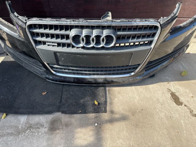 bontott AUDI Q7 Első Lökhárító (Részeivel)