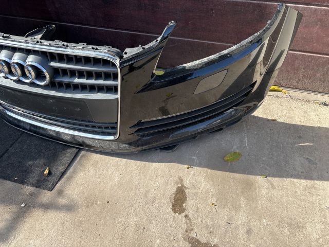 bontott AUDI Q7 Első Lökhárító (Részeivel)