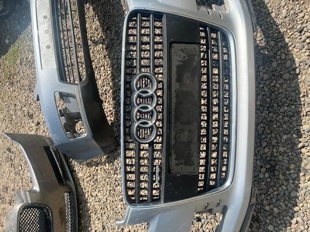 bontott AUDI Q7 Első Lökhárító (Részeivel)