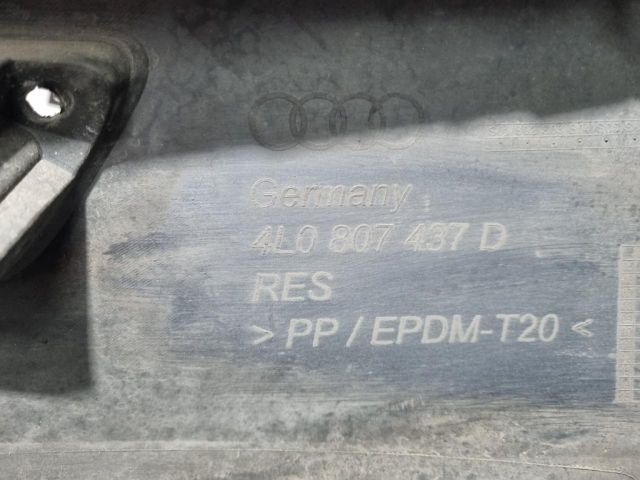 bontott AUDI Q7 Első Lökhárító (Üresen)