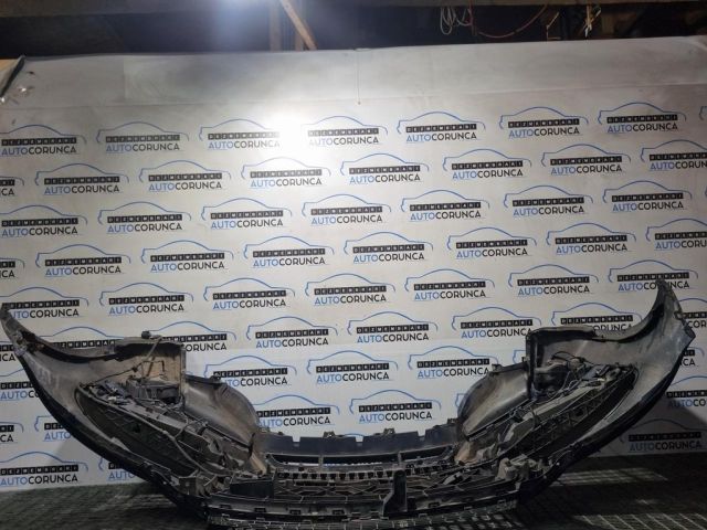 bontott AUDI Q7 Első Lökhárító (Üresen)