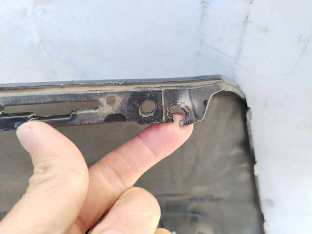 bontott AUDI Q7 Első Lökhárító (Üresen)