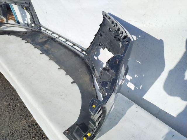 bontott AUDI Q7 Első Lökhárító (Üresen)