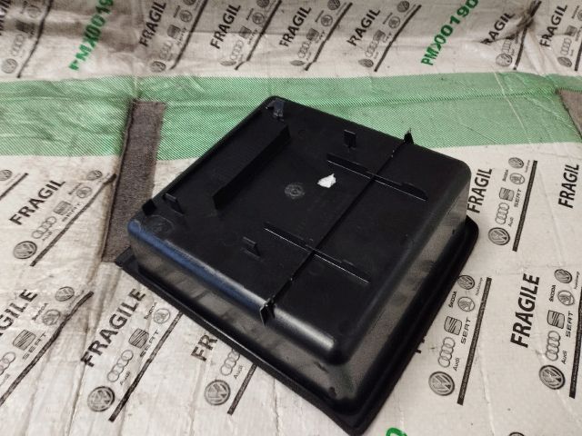 bontott AUDI Q7 Első Tároló Rekesz