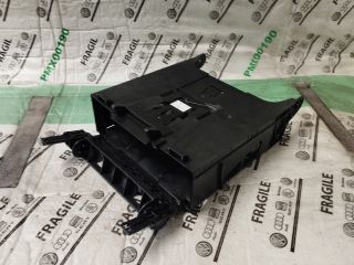 bontott AUDI Q7 Első Tároló Rekesz