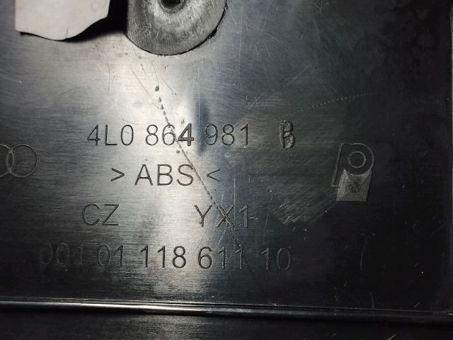 bontott AUDI Q7 Első Tároló Rekesz