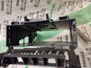 bontott AUDI Q7 Első Tároló Rekesz