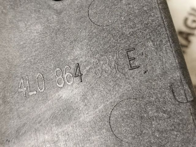 bontott AUDI Q7 Első Tároló Rekesz