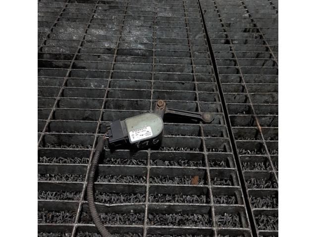 bontott AUDI Q7 Első Xenon Szintszabályzó Jeladó