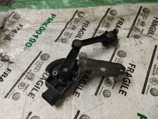 bontott AUDI Q7 Első Xenon Szintszabályzó Jeladó