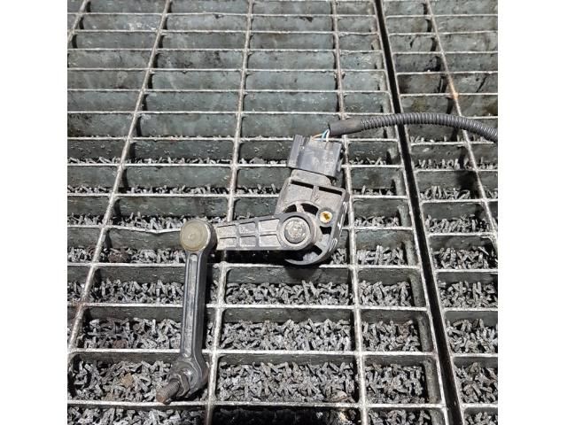 bontott AUDI Q7 Első Xenon Szintszabályzó Jeladó