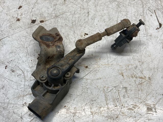 bontott AUDI Q7 Első Xenon Szintszabályzó Jeladó