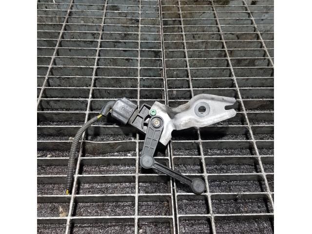 bontott AUDI Q7 Első Xenon Szintszabályzó Jeladó