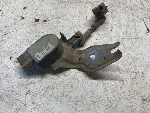 bontott AUDI Q7 Első Xenon Szintszabályzó Jeladó