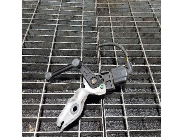 bontott AUDI Q7 Első Xenon Szintszabályzó Jeladó