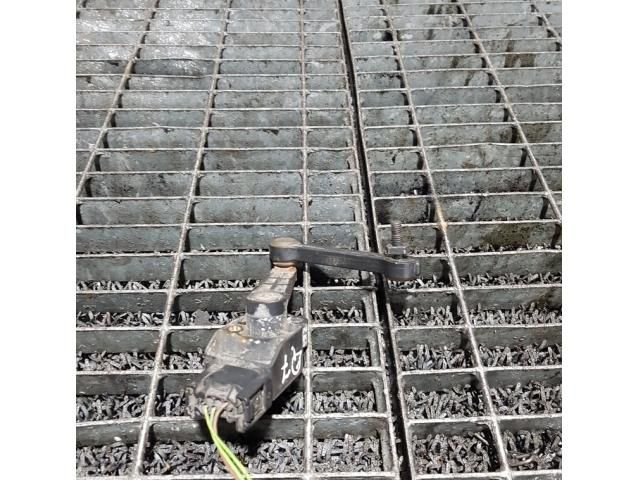 bontott AUDI Q7 Első Xenon Szintszabályzó Jeladó