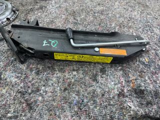 bontott AUDI Q7 Emelő