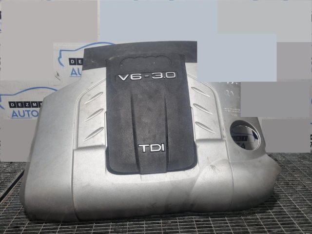 bontott AUDI Q7 Felső Hűtőburkolat