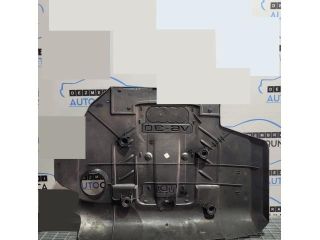 bontott AUDI Q7 Felső Hűtőburkolat