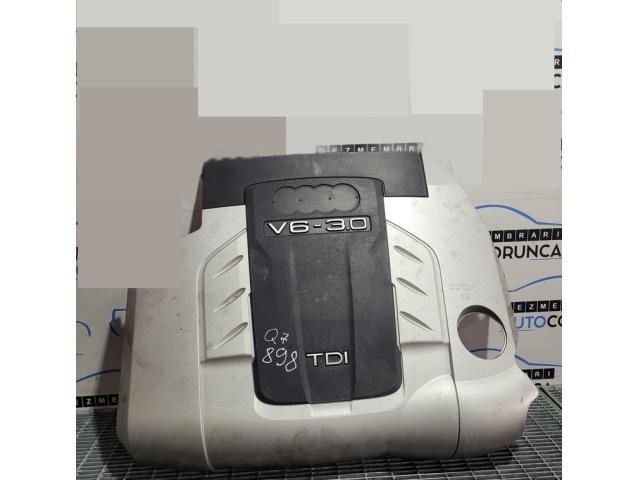 bontott AUDI Q7 Felső Hűtőburkolat