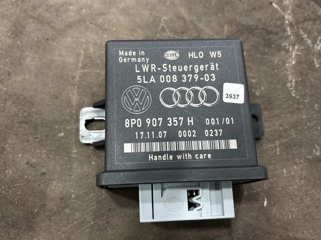 bontott AUDI Q7 Fényszóró Elektronika