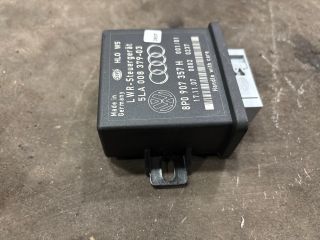 bontott AUDI Q7 Fényszóró Elektronika