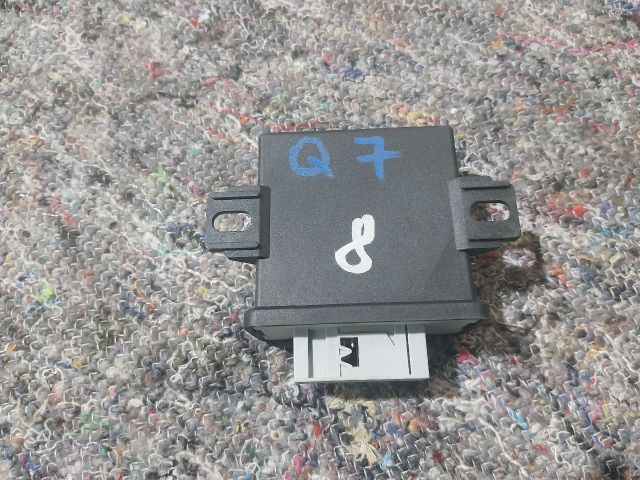 bontott AUDI Q7 Fényszóró Elektronika