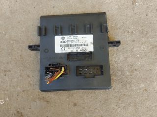 bontott AUDI Q7 Fényszóró Elektronika