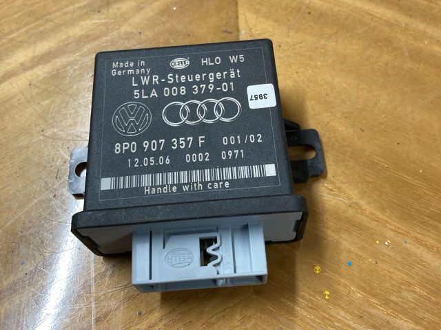 bontott AUDI Q7 Fényszóró Elektronika