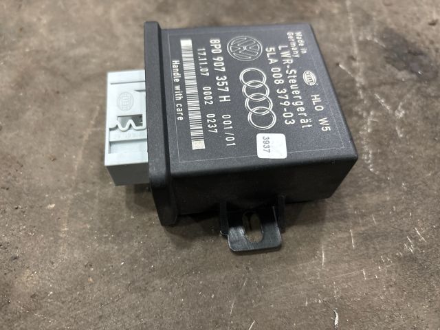 bontott AUDI Q7 Fényszóró Elektronika